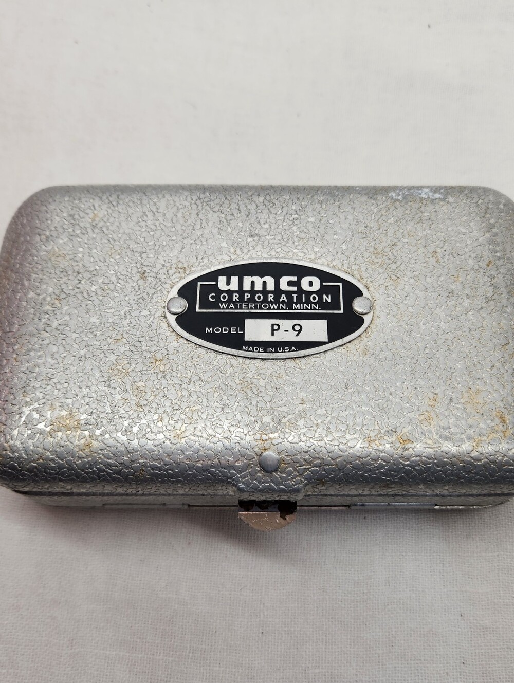 Umco P-9 Tackle Box Vintage Aluminum Pocket Carry Double Sided Silver Black